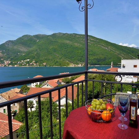 Apartments Okuka Τίβατ Εξωτερικό φωτογραφία