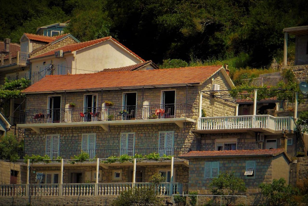 Apartments Okuka Τίβατ Εξωτερικό φωτογραφία