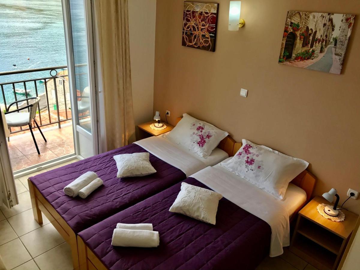 Apartments Okuka Τίβατ Εξωτερικό φωτογραφία