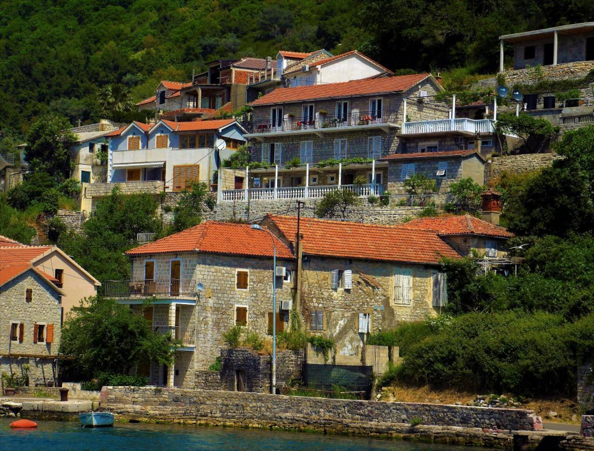 Apartments Okuka Τίβατ Εξωτερικό φωτογραφία