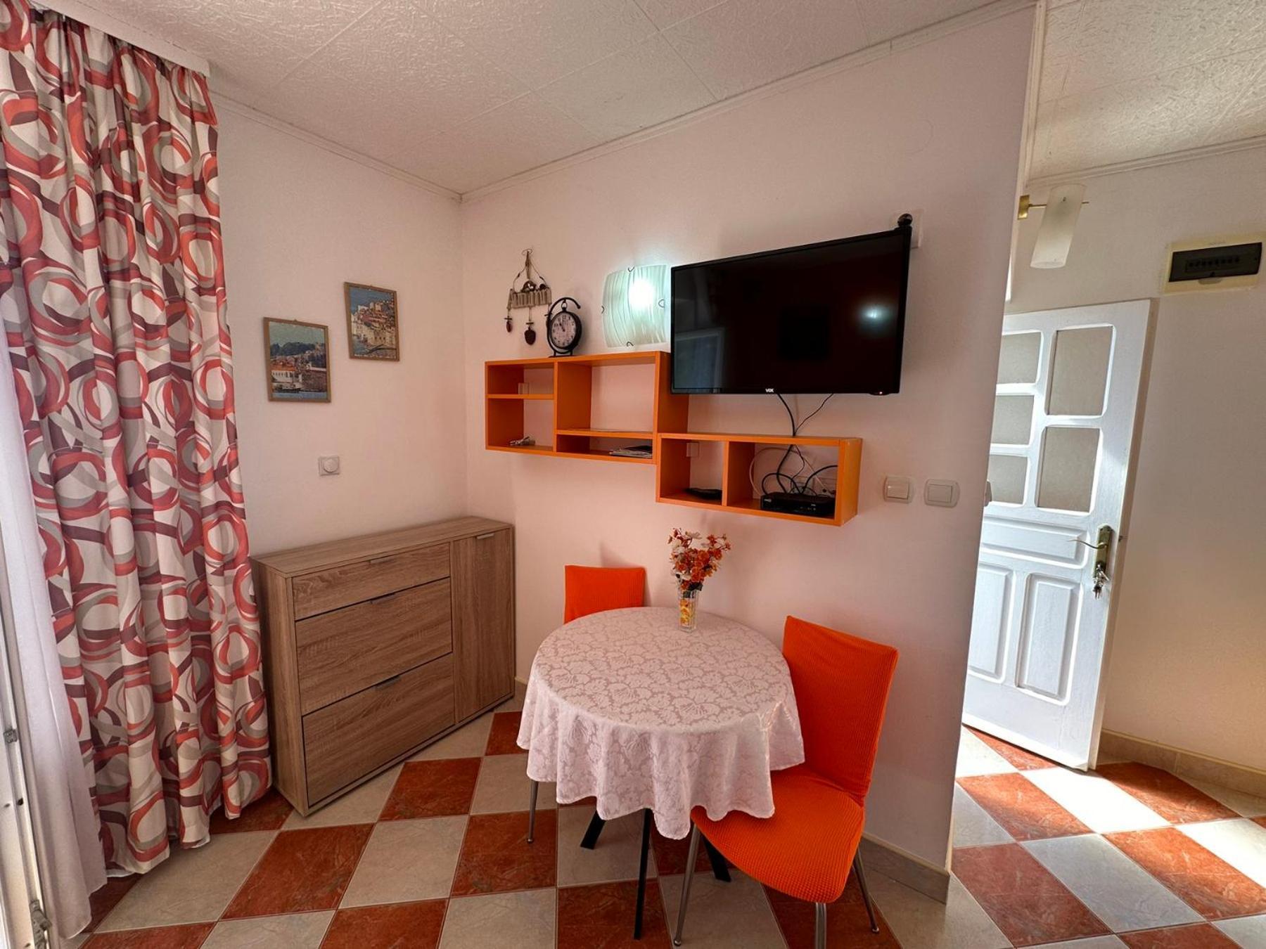 Apartments Okuka Τίβατ Εξωτερικό φωτογραφία