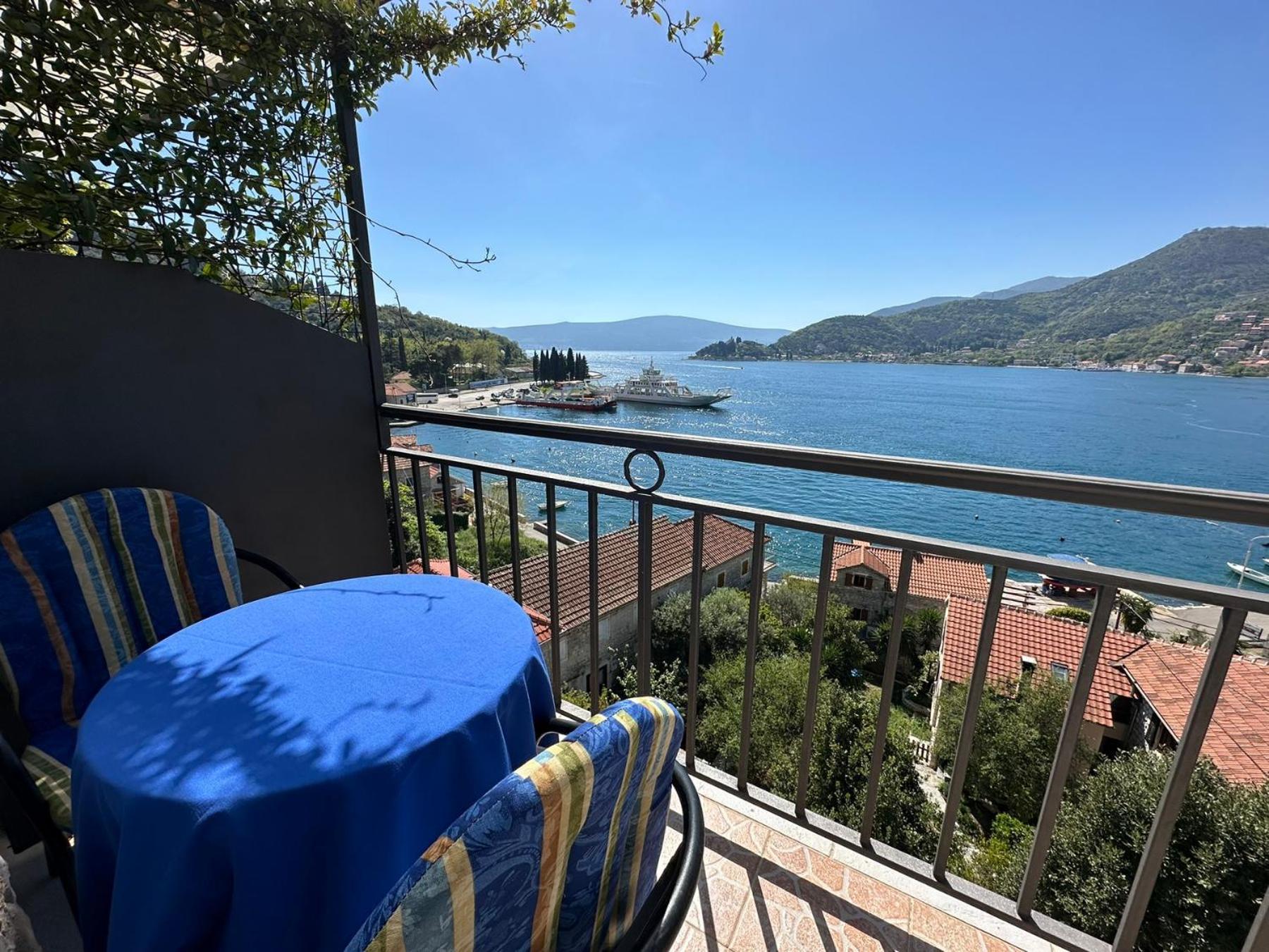 Apartments Okuka Τίβατ Εξωτερικό φωτογραφία