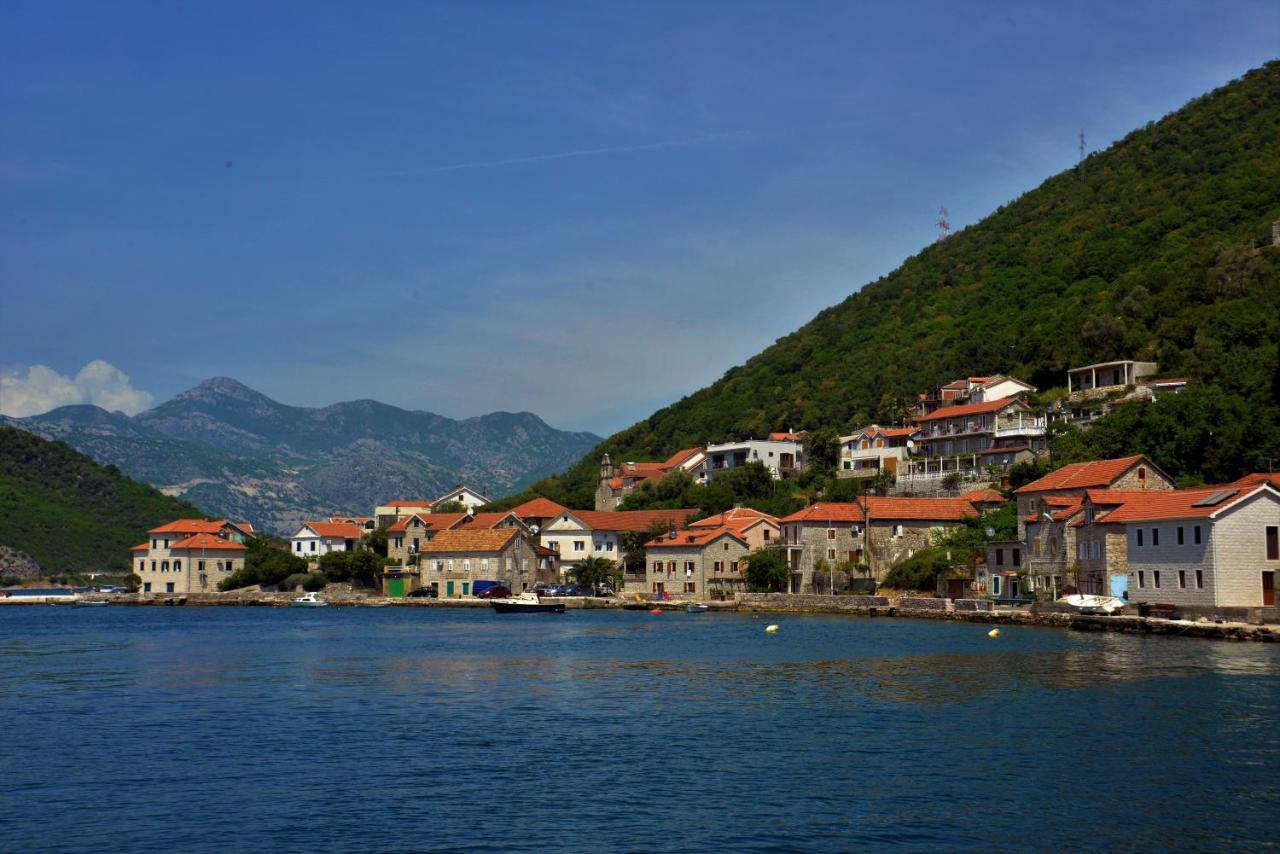 Apartments Okuka Τίβατ Εξωτερικό φωτογραφία